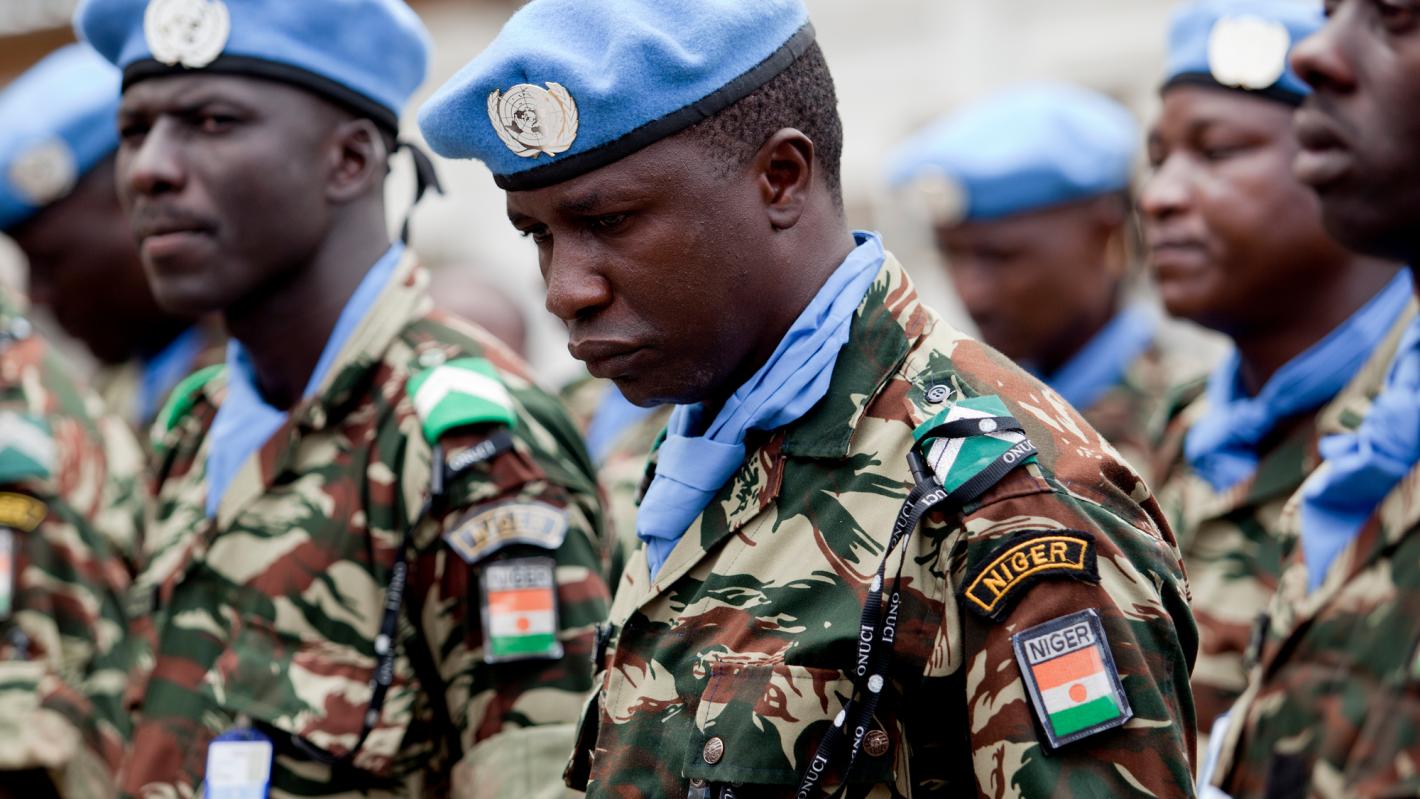 NIgerien peacekeeper in uniform with blue beret