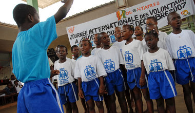 Volontaires des Nations Unies et partenaires Ivoiriens ensemble pour la promotion du volontariat au Village SOS – Aboisso