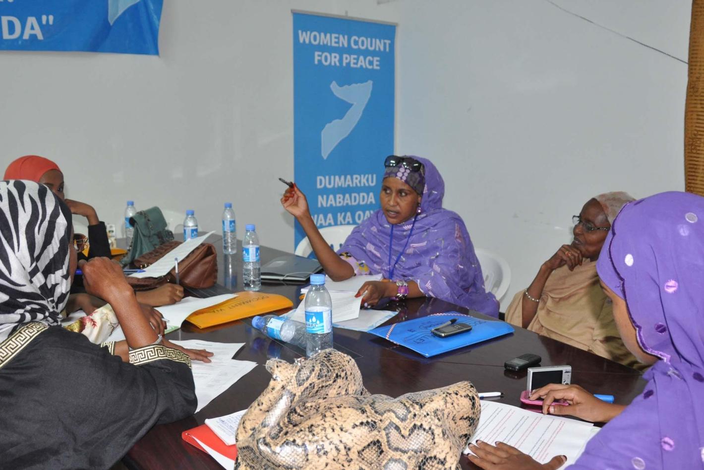 Somali women at the table