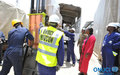 L’ONUCI, c’est aussi toute une logistique : le service cargo de la section MOVCON (Contrôle des mouvements) à pied d’œuvre (Abidjan, mai 2012) 