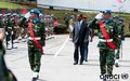 Commémoration de la Journée internationale des Casques bleus au siège de l’ONUCI : le Chef de l’Etat ivoirien, Alassane Ouattara, passe en revue les troupes (Abidjan, mai 2015)