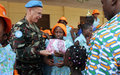 L'ONUCI offre un arbre de Noel aux filles d'un orphelinat près d'Abidjan 